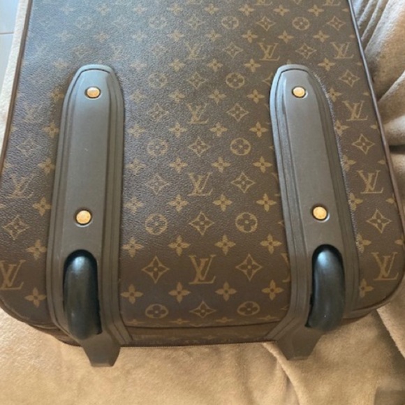 Authentic Louis Vuitton pegase 55 monogram carryon - Picture 2 of 5